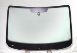 Volkswagen Caddy Kombi Van 2016- Windscreen with Fitment