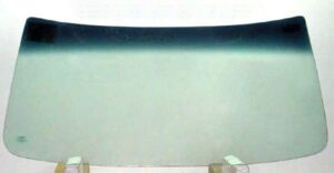 Toyota Hilux 2d/4d Pick-Up 1983-88- Windscreen with Fitment